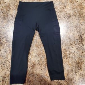 Fabletics Power Hold Capri with Pockets Size L